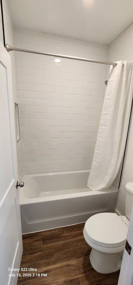 539 E 22nd St #3 - Photo 5 of 20