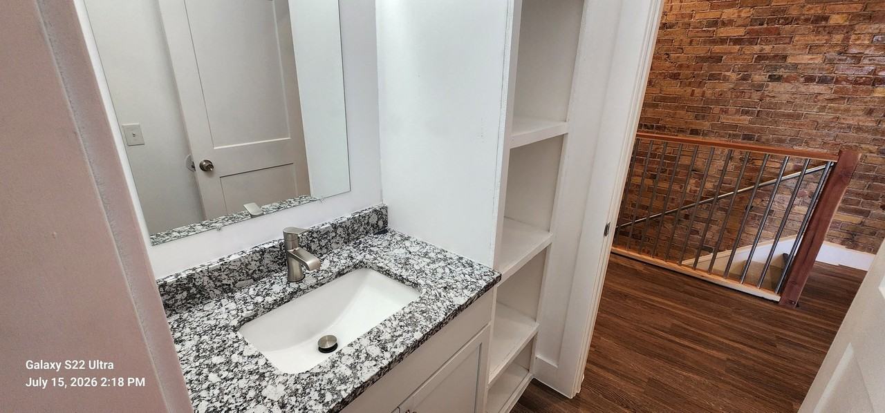 539 E 22nd St #3 - Photo 6 of 20
