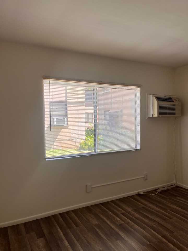 111 N Atlantic Blvd #D - Photo 6 of 17