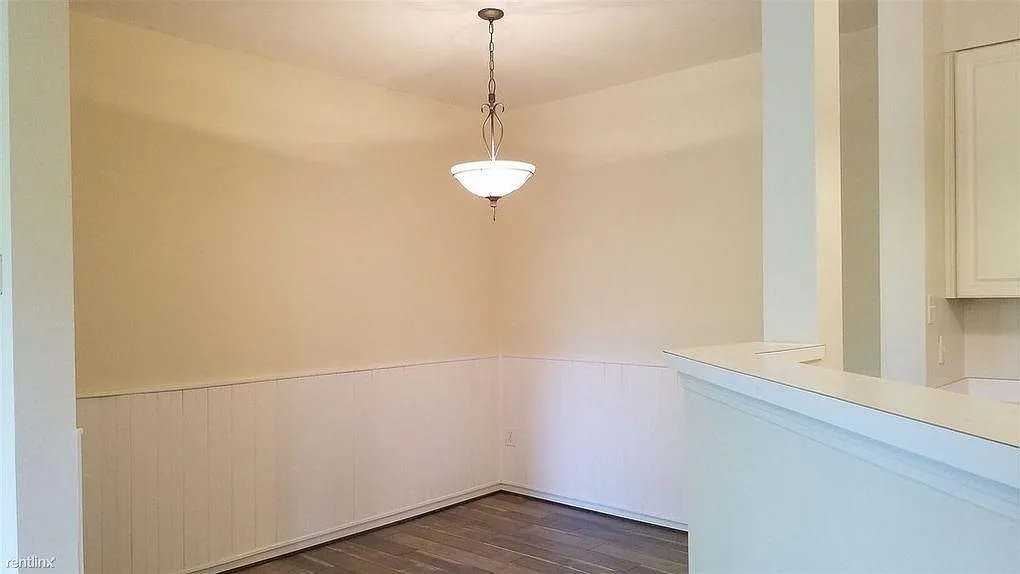 5208 Duke Ct - Photo 6 of 11