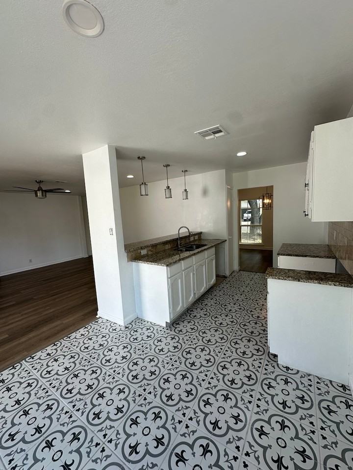 6807 Laguna Norte - Photo 3 of 12