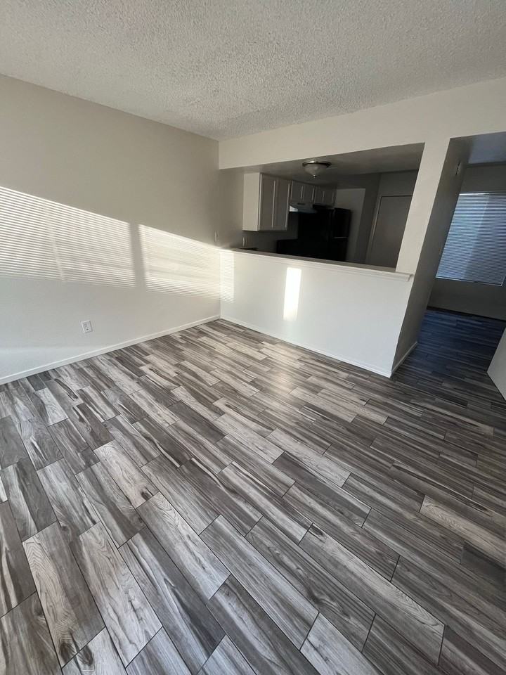 2010 Larcus Ave #02 - Photo 5 of 20