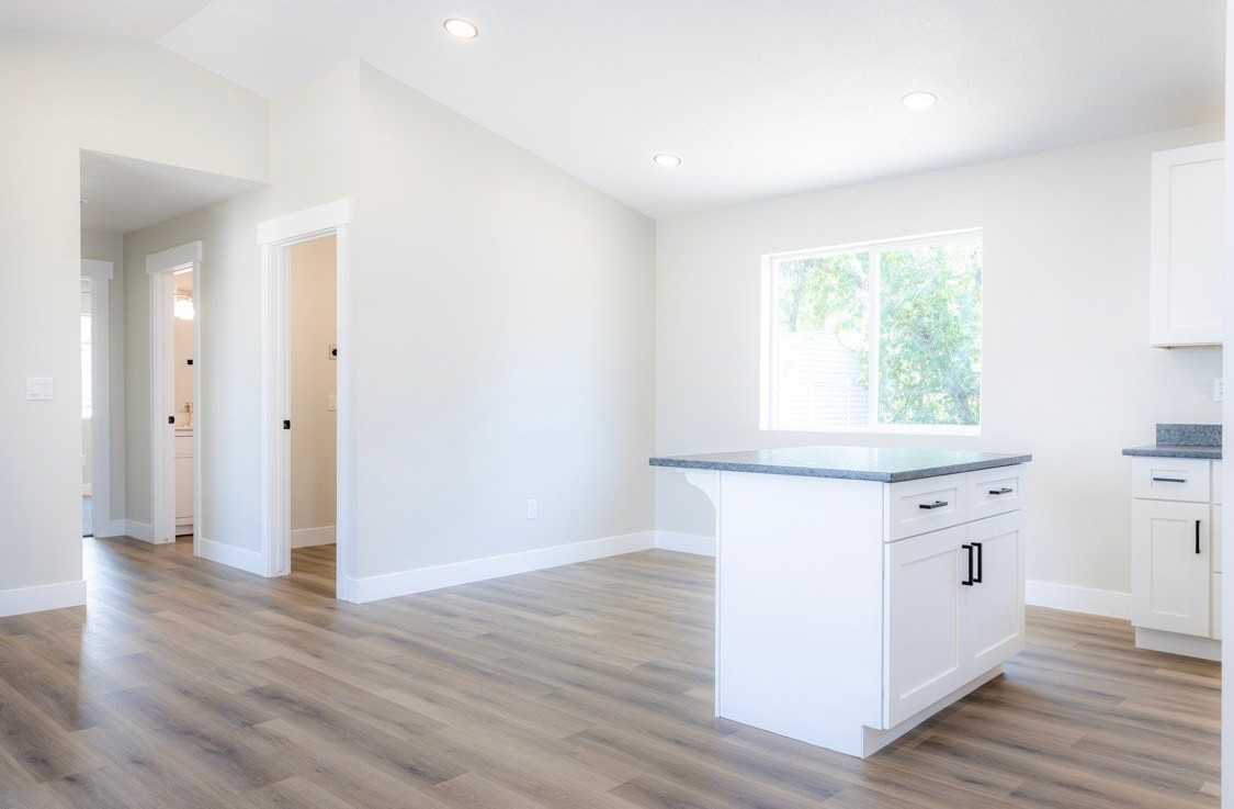 325 Sw #BACK - Photo 2 of 9