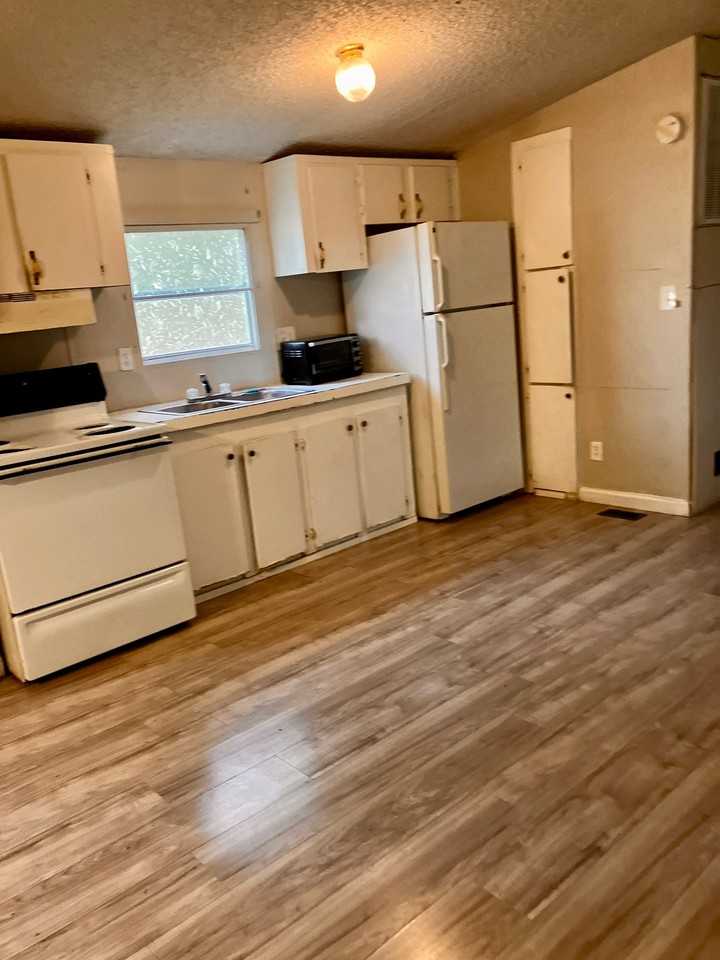 248 Lee Rd #3 - Photo 2 of 13