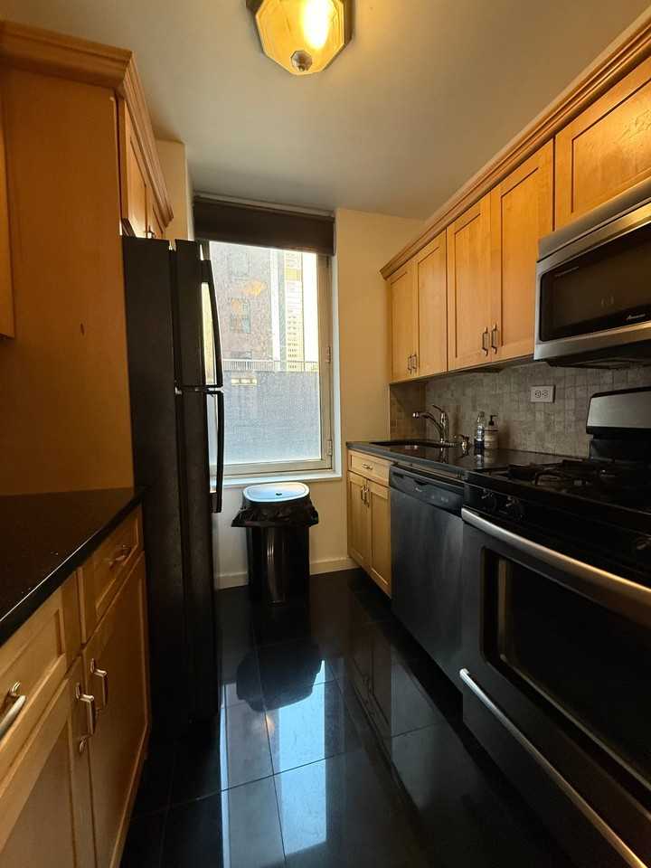 145 E 48th St #8G - Photo 7 of 9