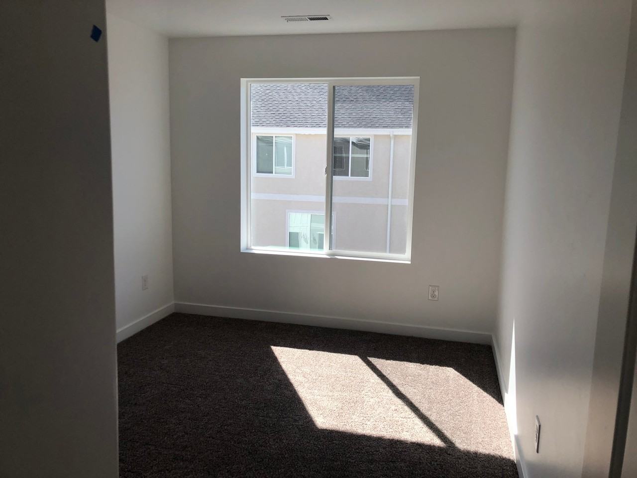 1142 E Hatch Row - Photo 3 of 8