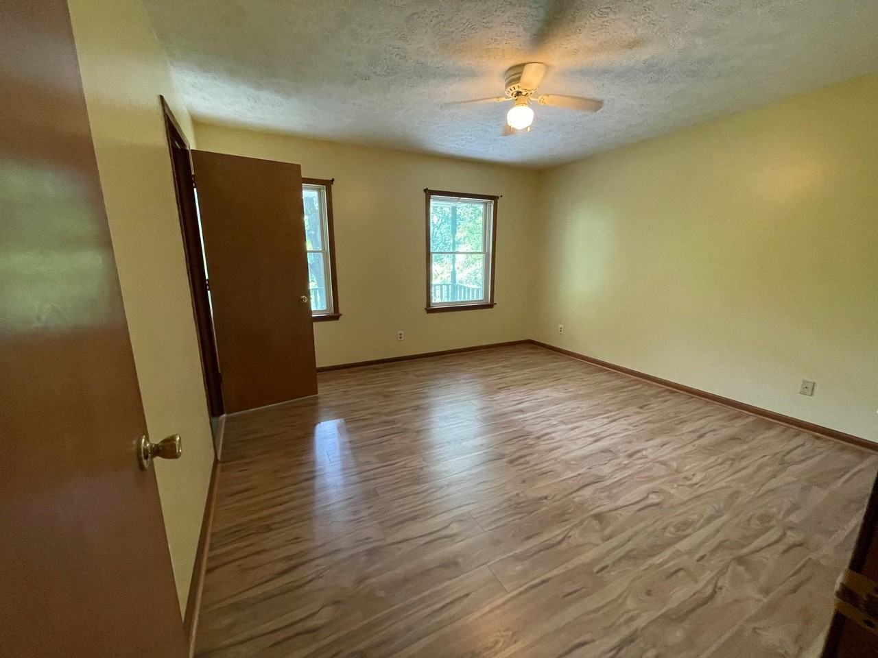 227 Mill Rd - Photo 5 of 15