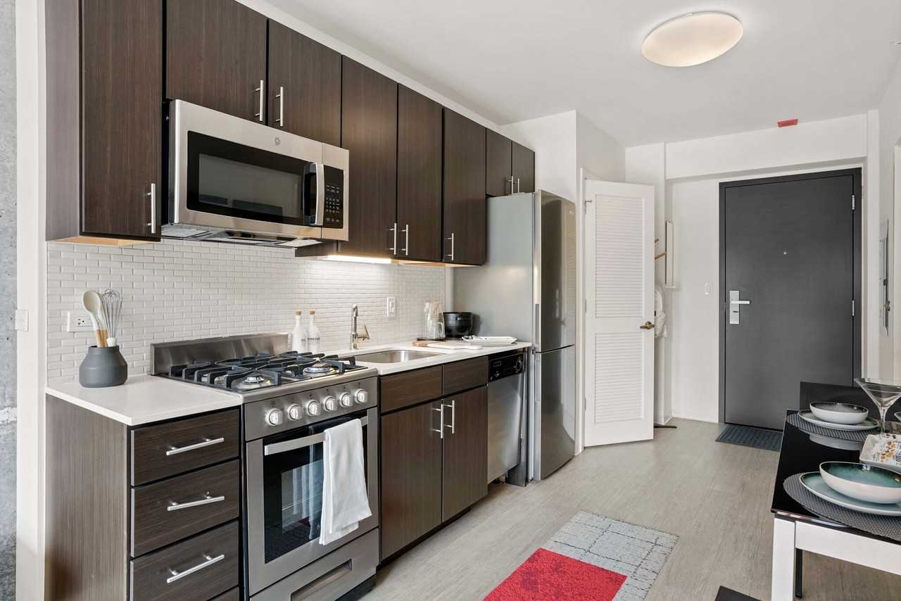 141 W Superior St #27 - Photo 2 of 16