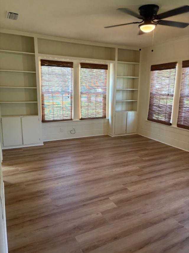 906 Center St - Photo 2 of 9