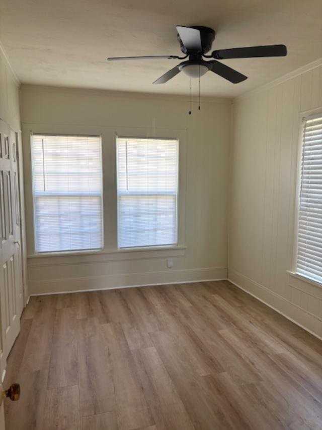906 Center St - Photo 6 of 9