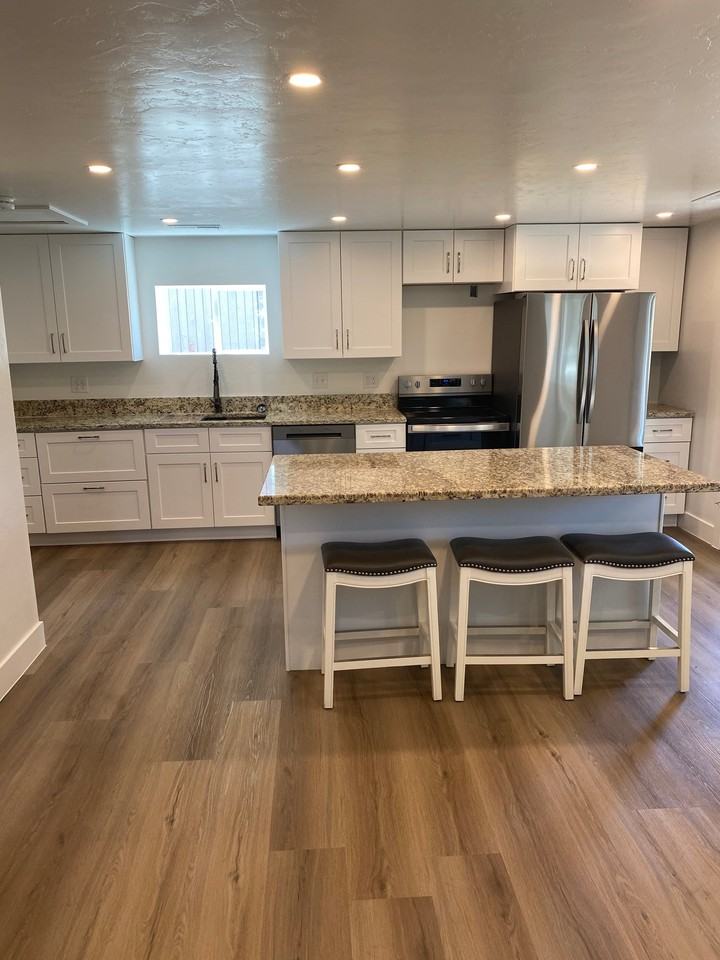 1028 Se #3 - Photo 2 of 9