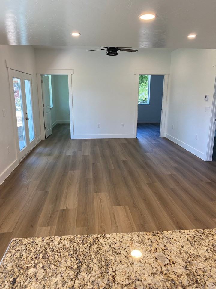 1028 Se #3 - Photo 3 of 9