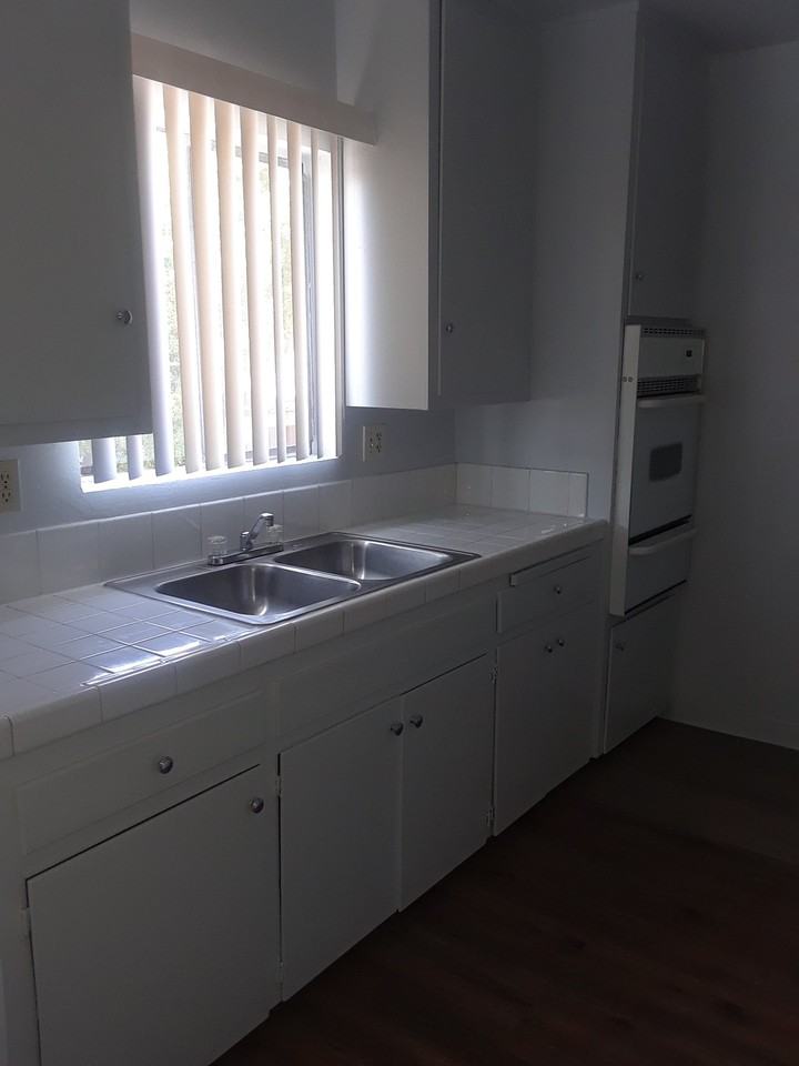 10726 Orange Grove Ave #2 - Photo 4 of 6
