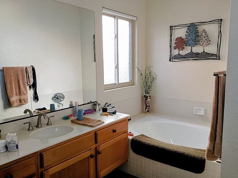 2598 Coronado Pl - Photo 4 of 10