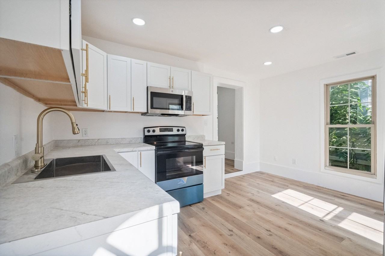 634 S Union St - Photo 6 of 15