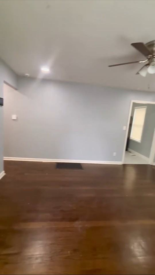2425 Greeley Ave - Photo 2 of 11