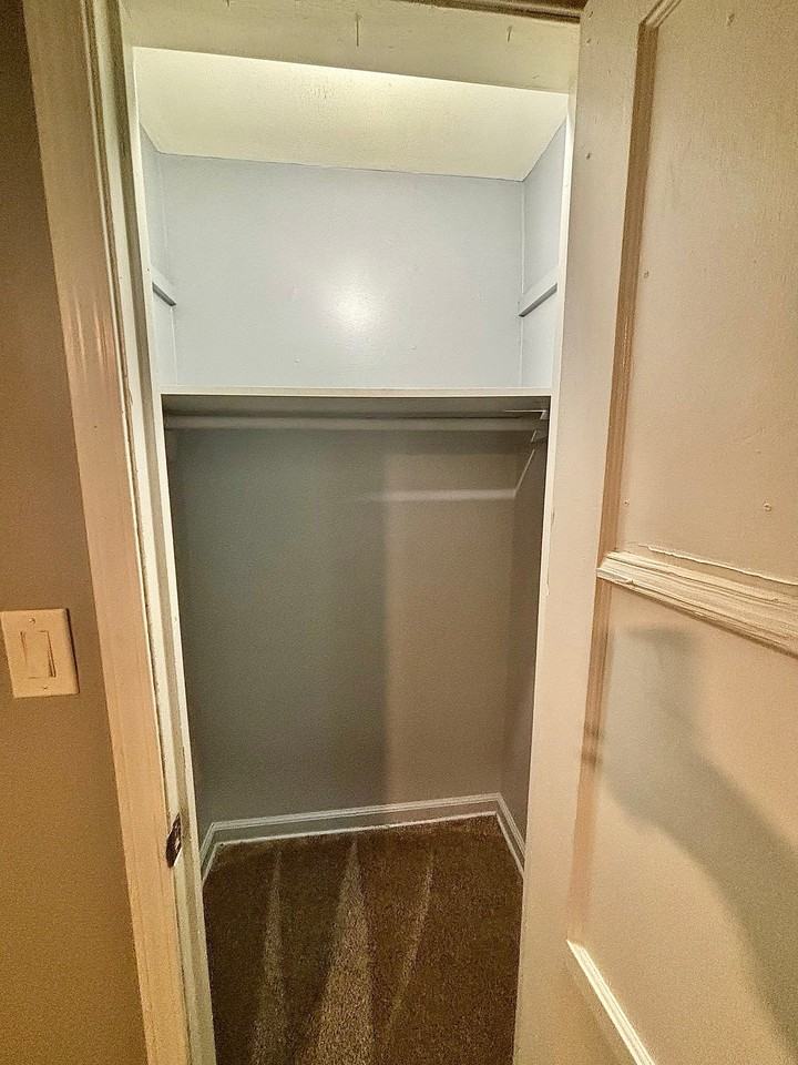 2425 Greeley Ave - Photo 5 of 11