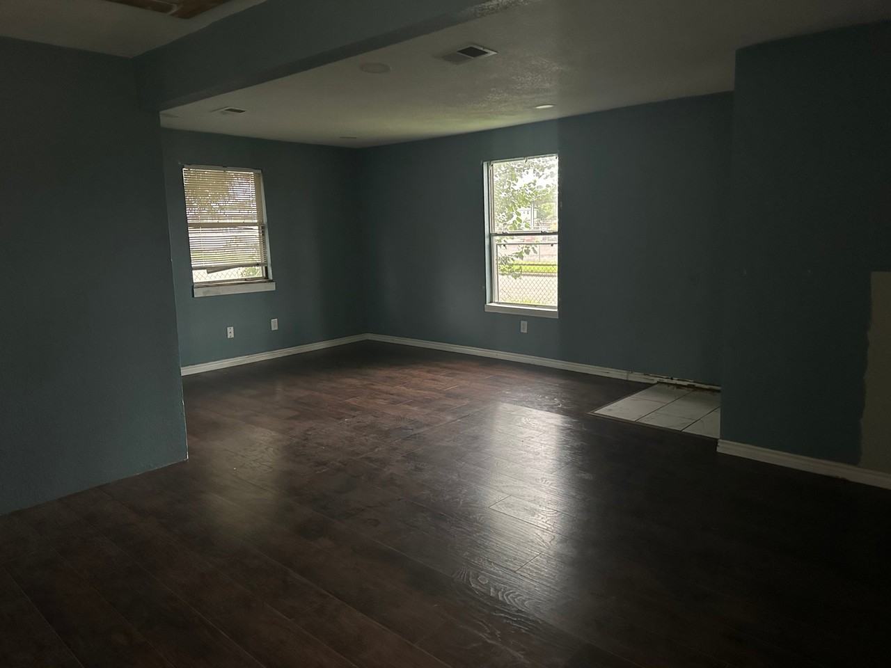 312 10th St N - Photo 3 of 7