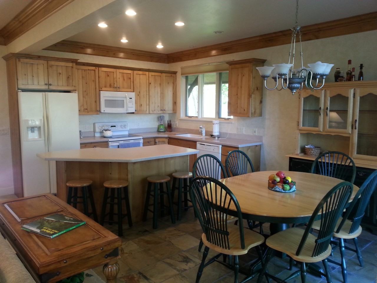 1149 Matterhorn Ct - Photo 2 of 12