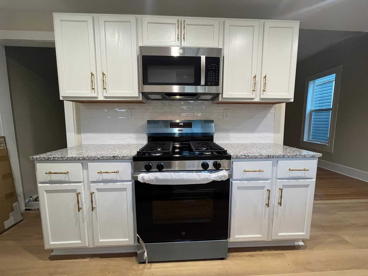 114 S Bayly Ave #1 - Photo 4 of 9