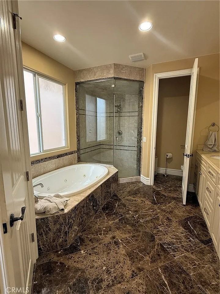 211 Chicago Ave - Photo 4 of 20