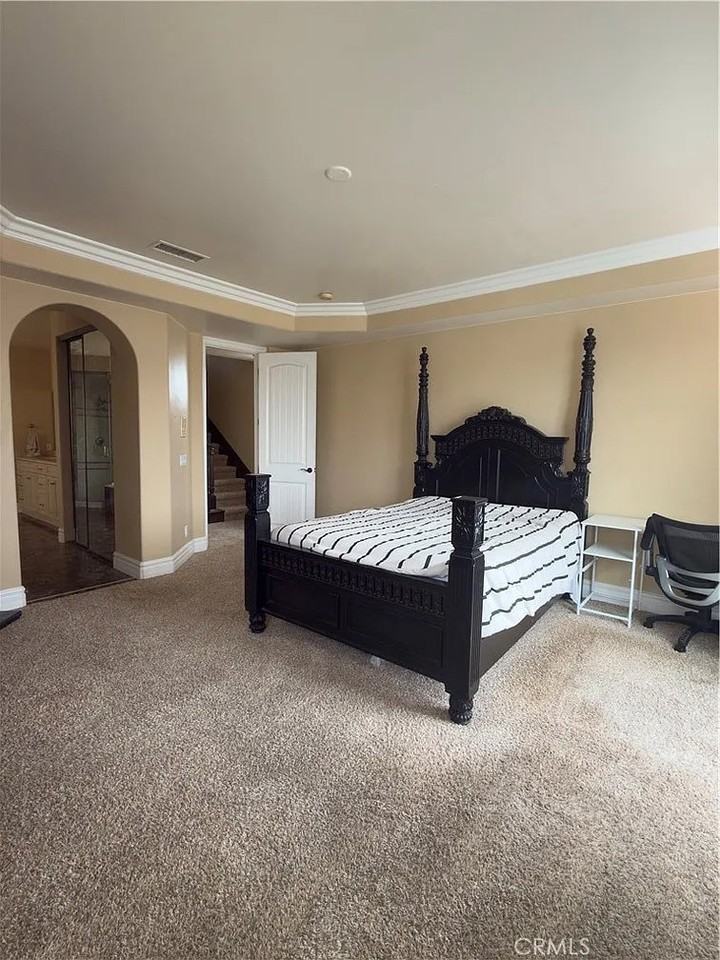 211 Chicago Ave - Photo 7 of 20