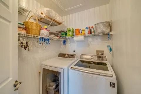 3907 Blackstone Dr - Photo 4 of 8