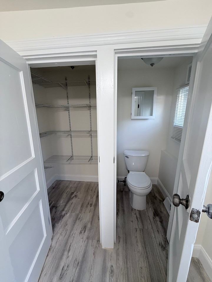 211 Oakwood Ave - Photo 3 of 10