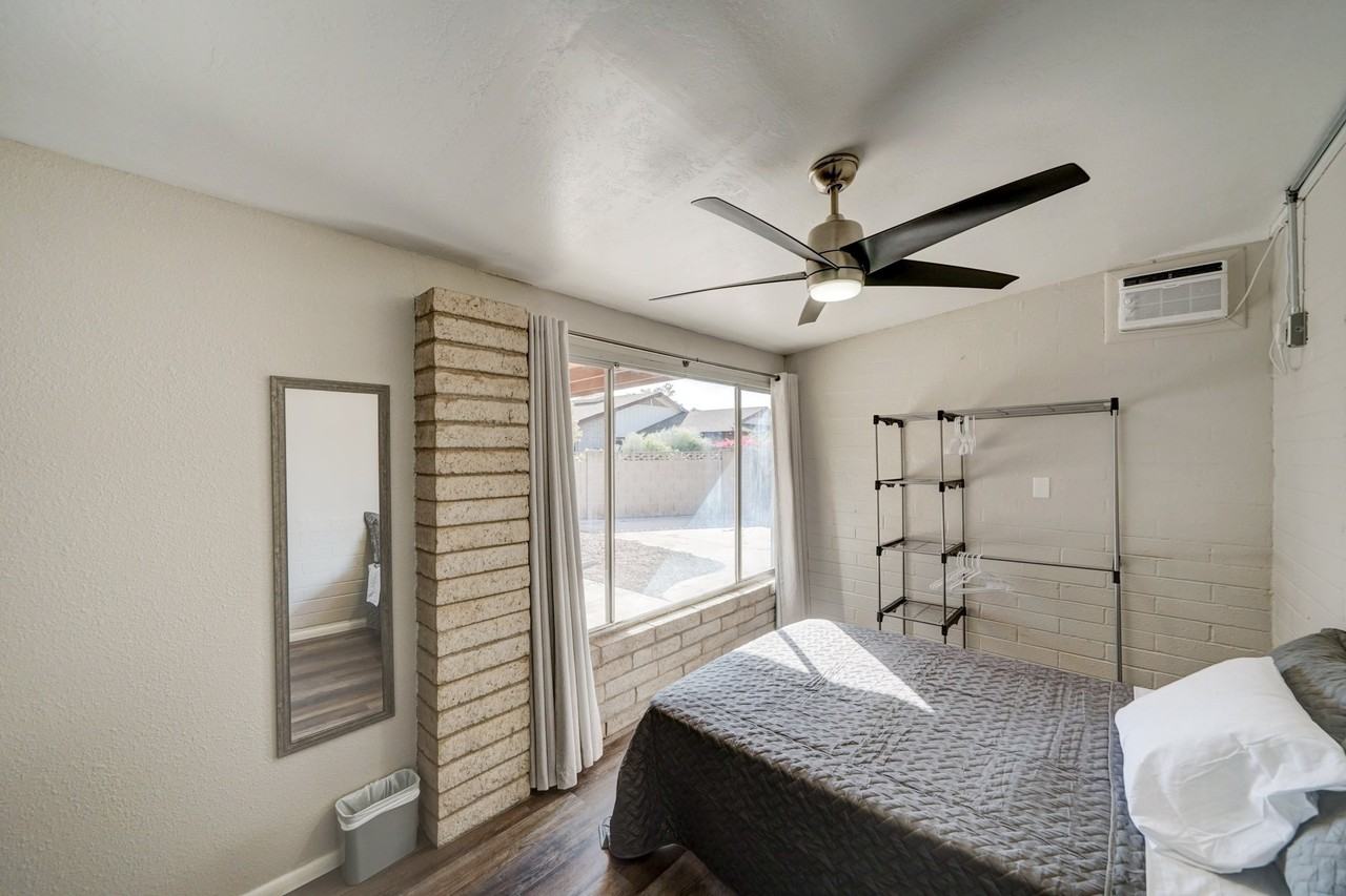 4625 W Morten Ave - Photo 2 of 2