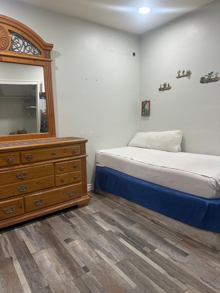 114 E Saxon Ave - Photo 4 of 9