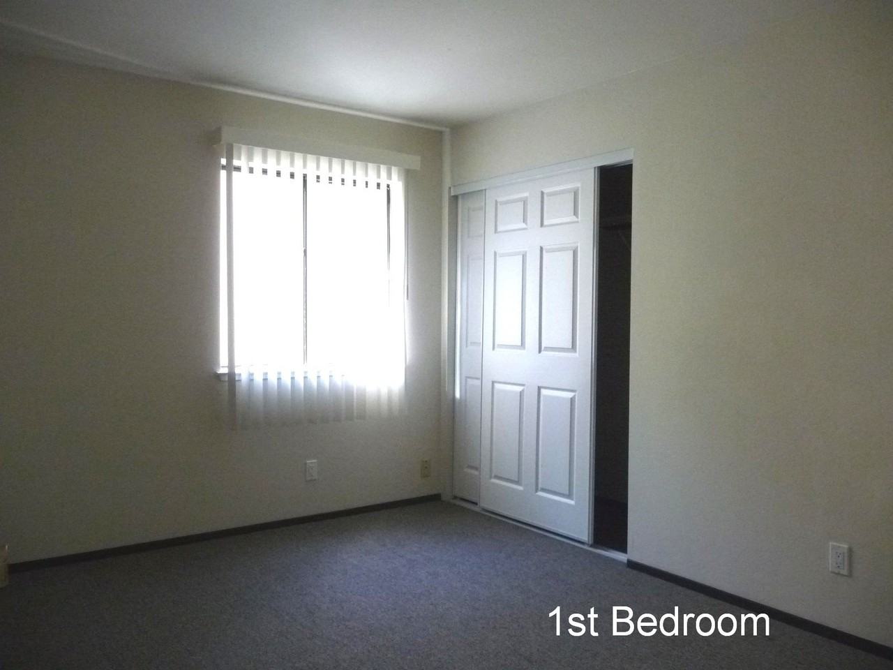 1646 Prince St - Photo 5 of 9