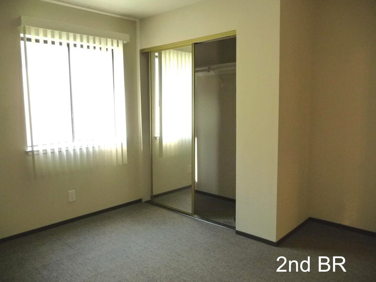 1646 Prince St - Photo 6 of 9