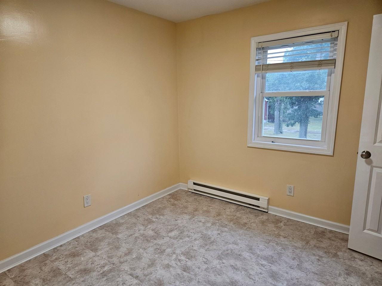 1455 E Forks Rd #1 - Photo 4 of 8