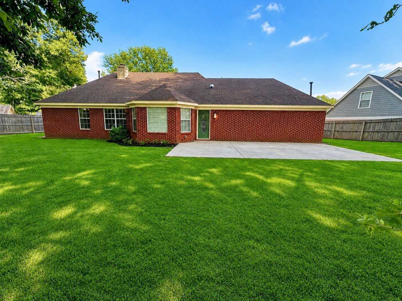 3211 Shadow Green Ln - Photo 2 of 5
