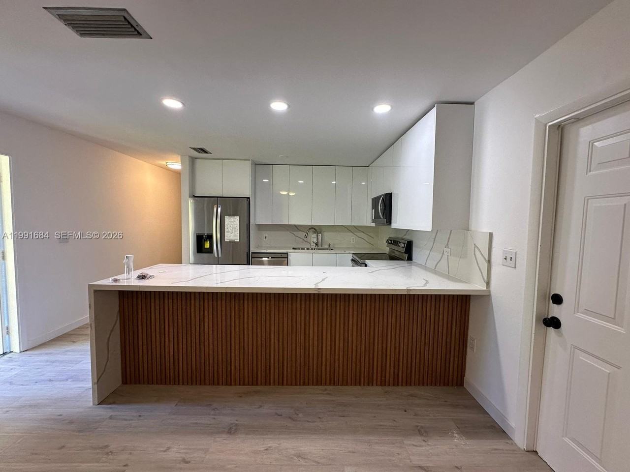 3755 Oak Ave - Photo 2 of 7