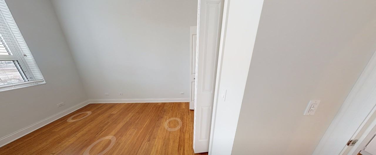 847 S Wells St - Photo 6 of 12