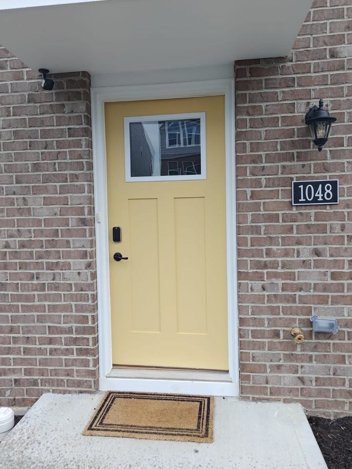 1048 Steamboat Dr - Photo 2 of 15