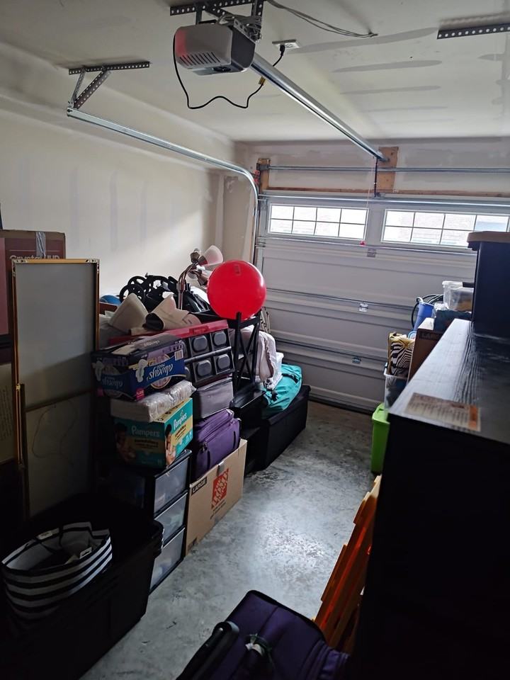 1048 Steamboat Dr - Photo 4 of 15