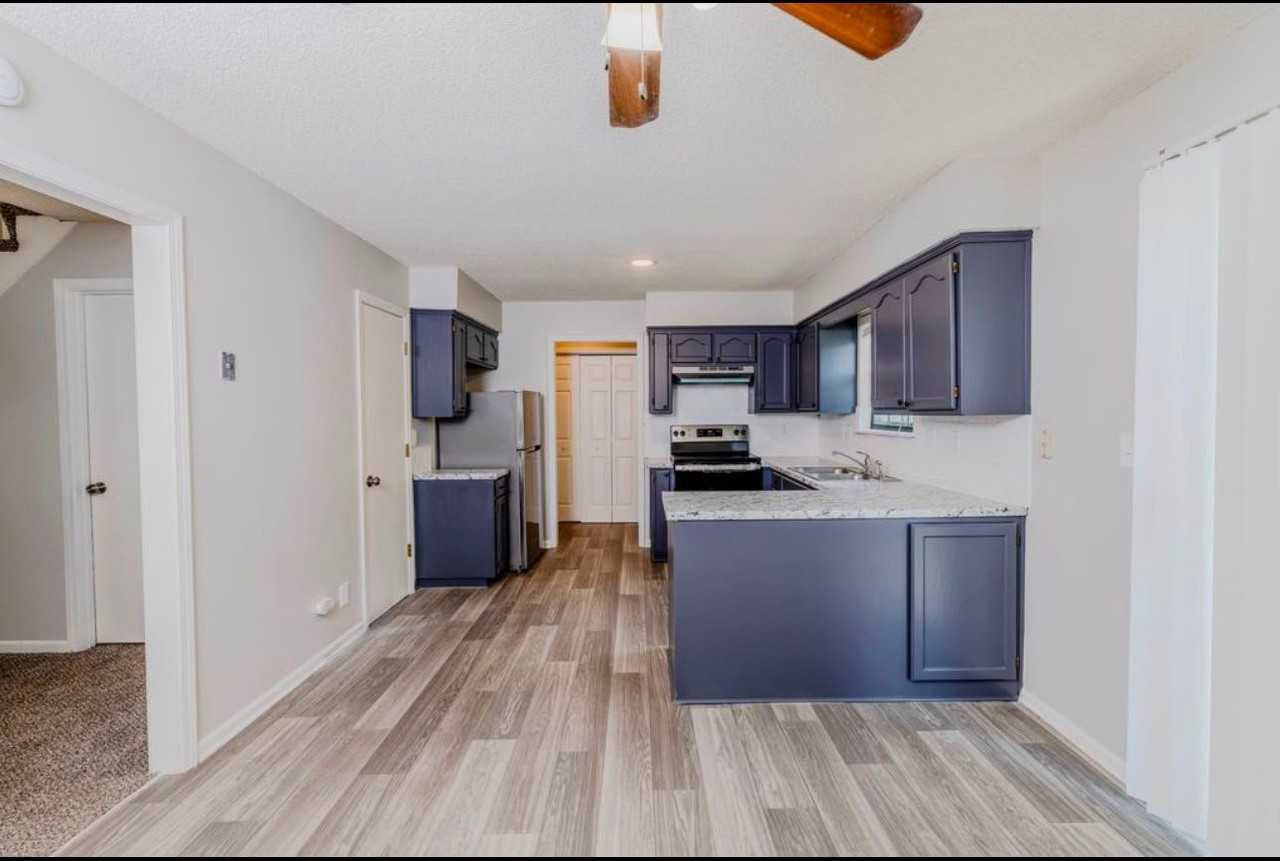 6809 W 149th Ter - Photo 3 of 16