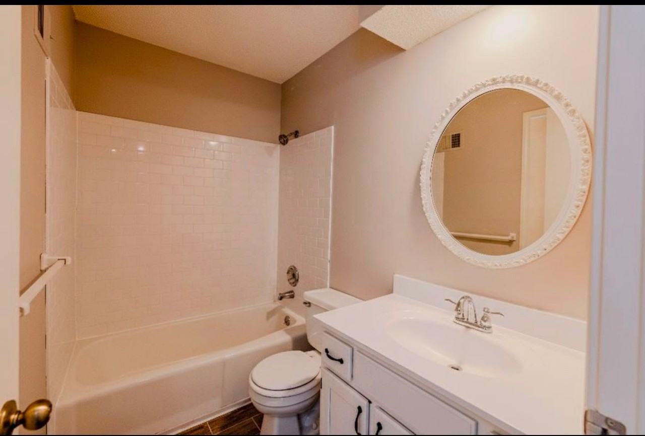 6809 W 149th Ter - Photo 4 of 16