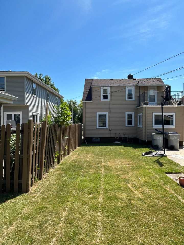 2745 S 68th St - Photo 2 of 18