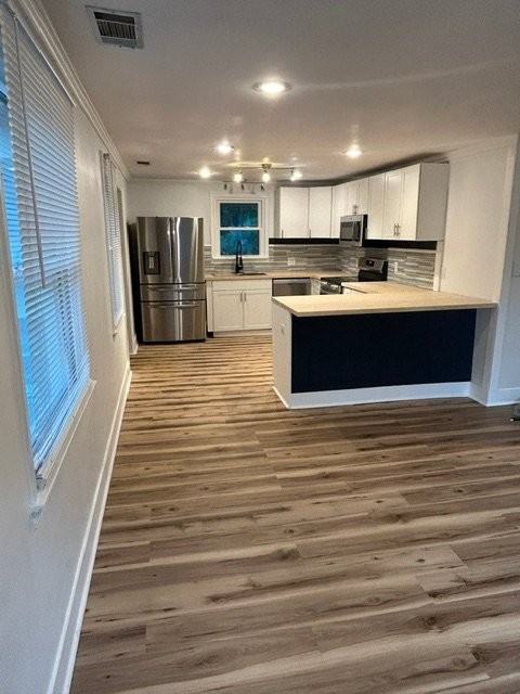 522 Meritta Ave - Photo 3 of 15