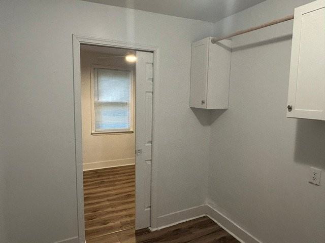 522 Meritta Ave - Photo 4 of 15