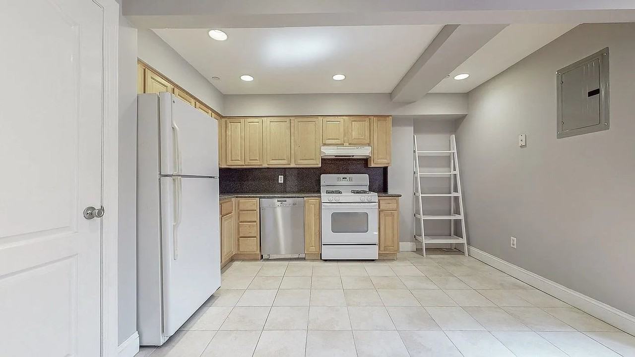 83-71 116th St #7B - Photo 2 of 20