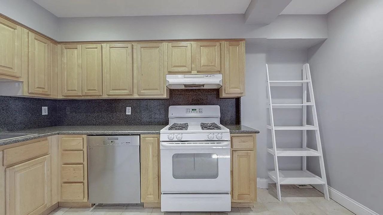 83-71 116th St #7B - Photo 3 of 20