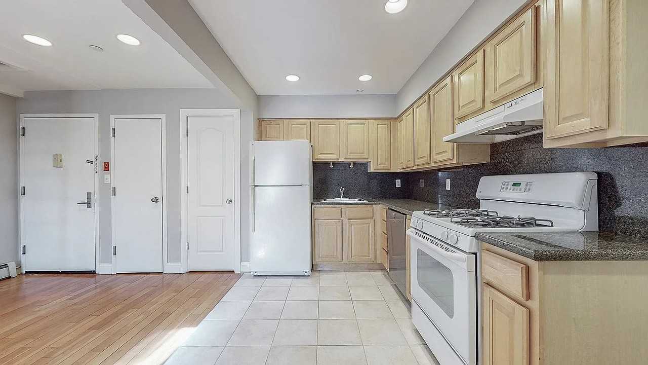 83-71 116th St #7B - Photo 4 of 20