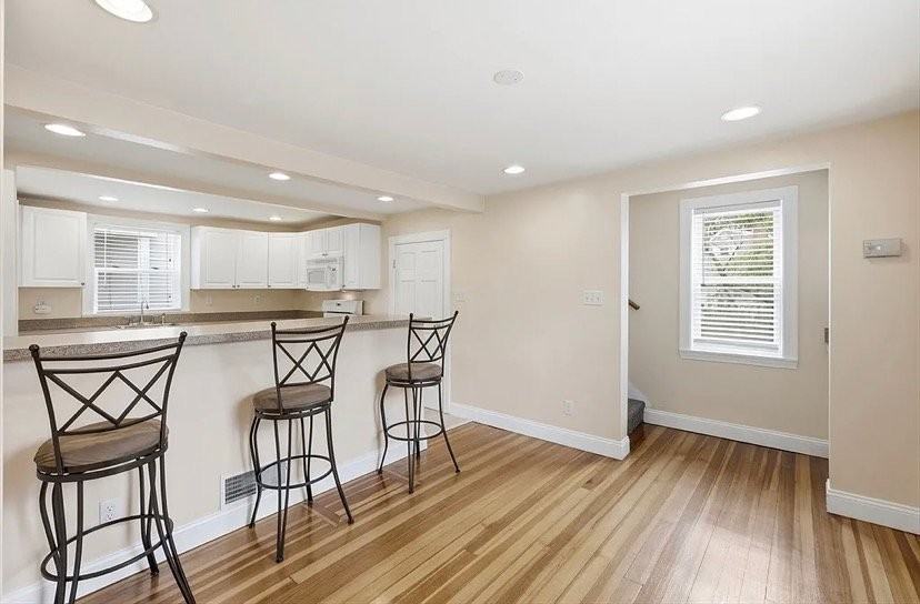 98 Grove St - Photo 4 of 13