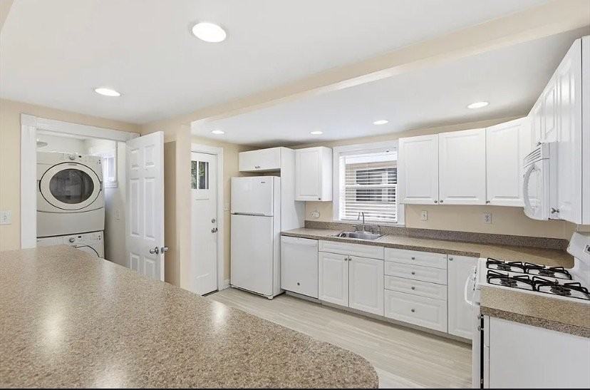 98 Grove St - Photo 6 of 13