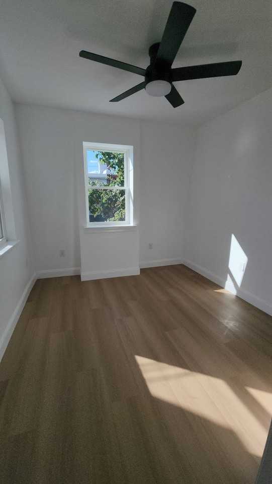 3124 Livingston St - Photo 7 of 15