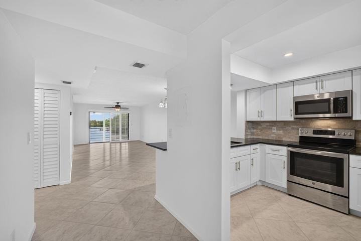 313 Lake Cir - Photo 6 of 8